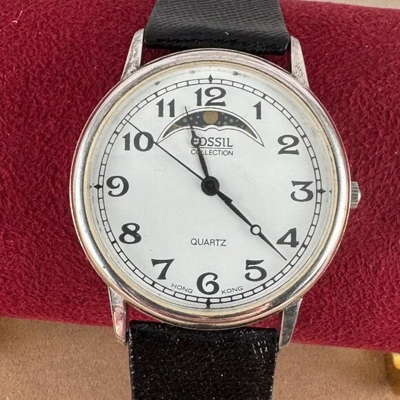 Vintage Fossil Club Collection Moon Phase Watch Silver Tone Bezel Black Strap Fossil Moon Phase Watch Pre- Owned - Gem main image 4